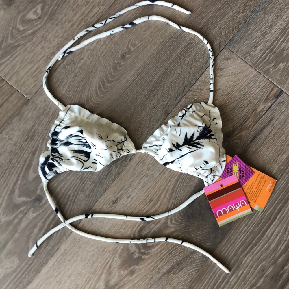 NWT Maya bikini top L